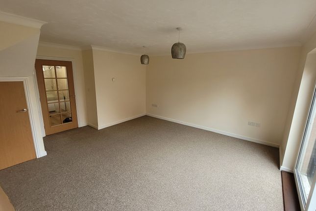 10, Helsinki Way, Dereham photo 3