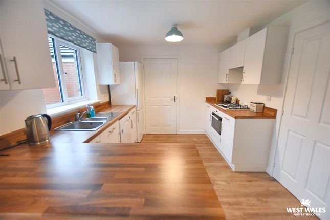 21, Maes Yr Odyn, Narberth photo 2