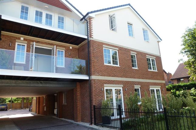 2-bed flat on Craufurd Rise, MAIDENHEAD, £1,700/mo