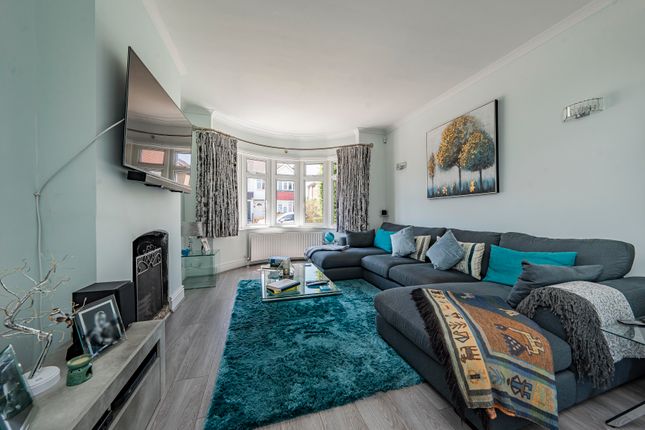67, Merton Avenue, Uxbridge photo 4