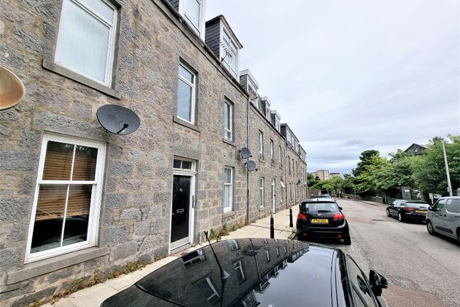 Flat to rent in Dunbar Street, Aberdeen
