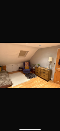 George Crescent, London photo 5