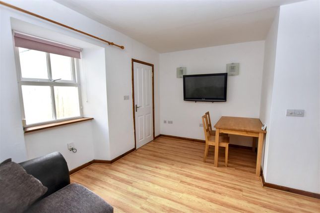 Flat 4, 74 Higher Fore Street, Redruth photo 2