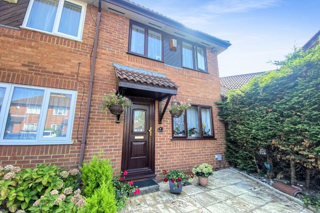 Thumbnail Terraced house for sale in Wharfedale, Luton, Bedfordshire