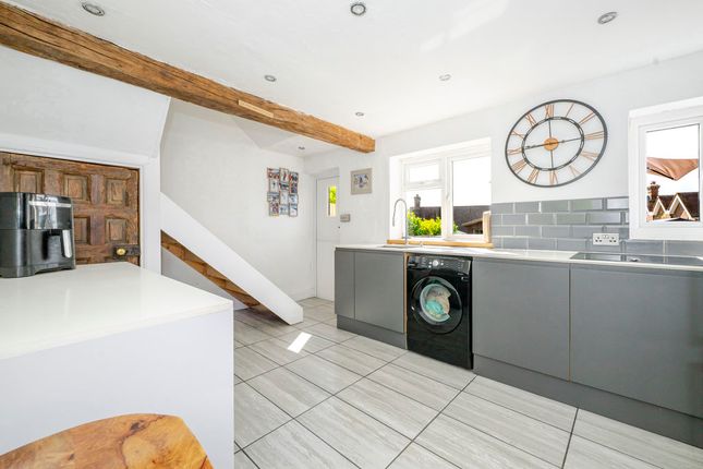 Oaklands, Battle Road, Heathfield photo 4