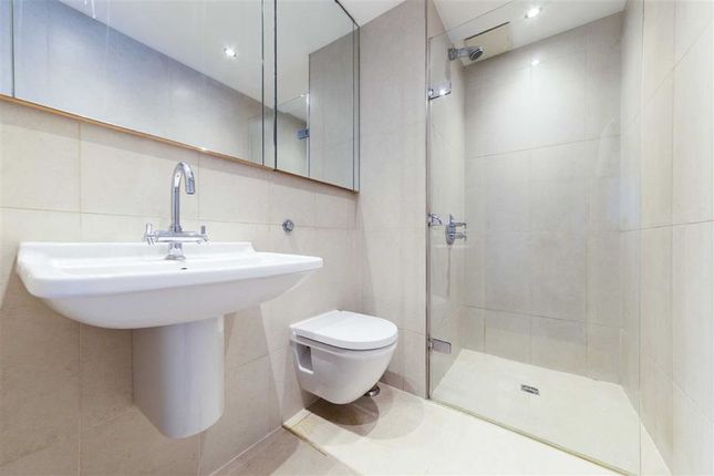 Flat for sale in Winchester Square, London