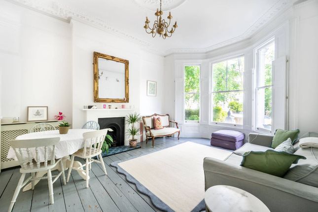 Flat for sale in Cambridge Gardens, Ladbroke Grove, London