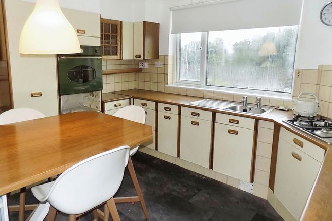 10a Elm Crescent, Bridgend photo 3