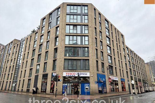 Modern Refurbished 2-Bed, 1-Bath Apartment With Brand-New Furniture