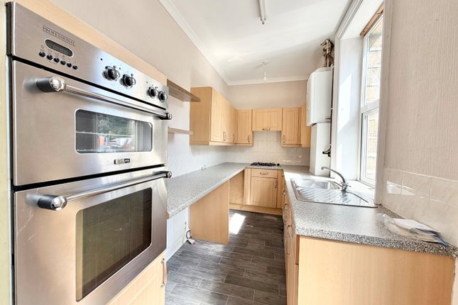947, Manchester Road, West Yorkshire photo 4