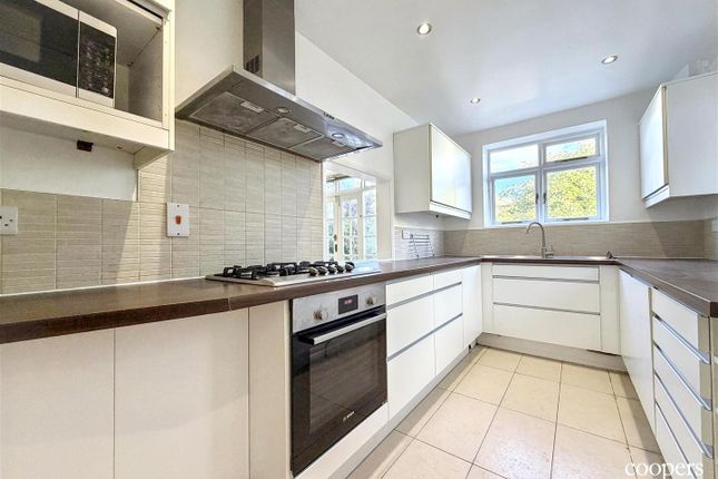 79, The Ridgeway, Middlesex photo 3