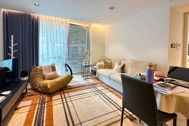 1-bed flat on Bartholomew Close, London, £3,293/mo