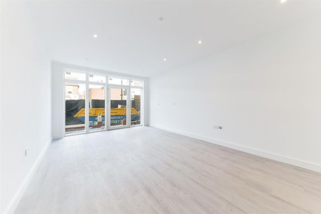 Kingston Road, South Wimbledon photo 4