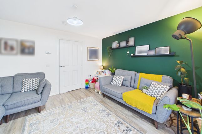 21 Thistledown Drive, Glasgow photo 4