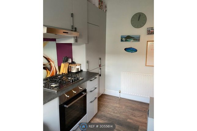 First Floor, St Stephens Avenue, Shepherds Bush, London photo 3