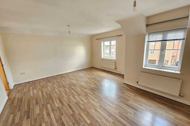 Flat 6, Fountain Court, Buckingham Street, Aylesbury photo 3