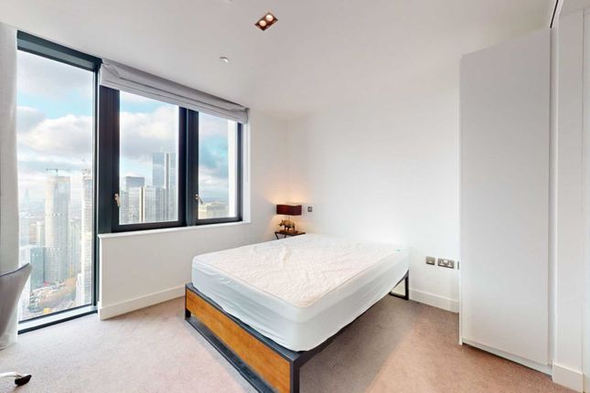 Penthouse to rent in Marsh Wall, Canary Wharf, London
