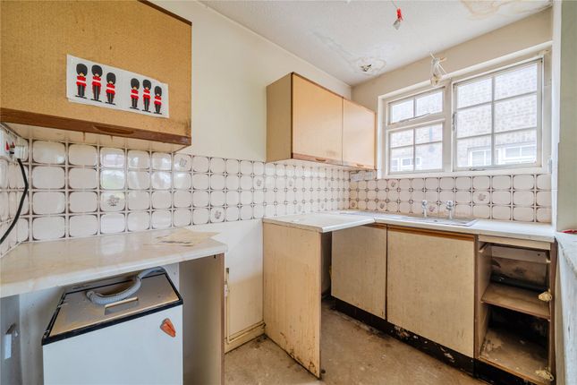 7, Langley Gardens, Bromley photo 4