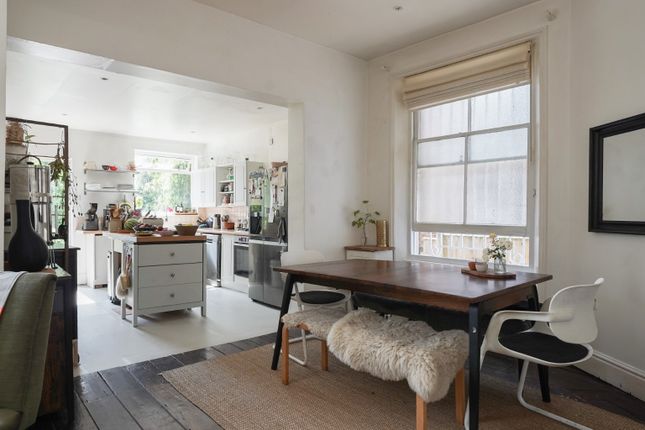 35 Connaught Road, London, Greater London photo 4