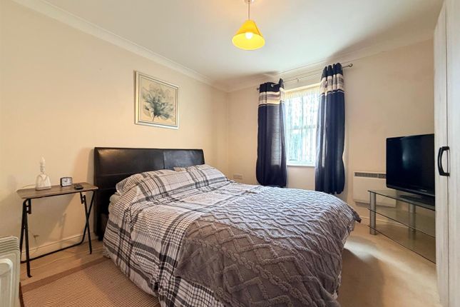1, Fairby Close, Tiverton photo 4