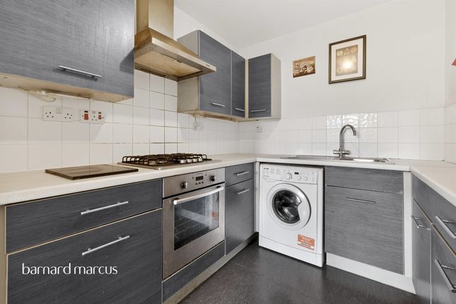 Flat 1, Vantage Point, 174, Sanderstead Road, South Croydon photo 3