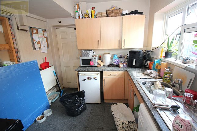 24 Woodbridge Road, Flixton photo 4