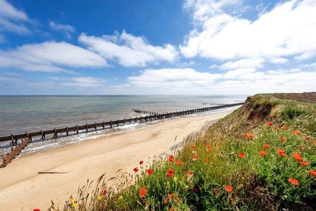 Mobile/park home for sale in Broadland Sands, Coast Road, Corton, Lowestoft