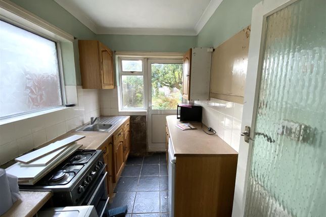 62, Hatch Lane, Harmondsworth photo 3