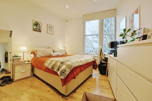 Flat for sale in 64 Queens Grove, London
