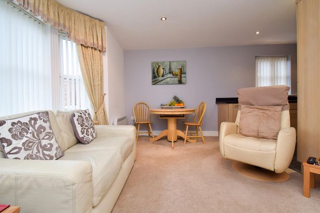 52, Royal Troon Drive, Wakefield photo 4
