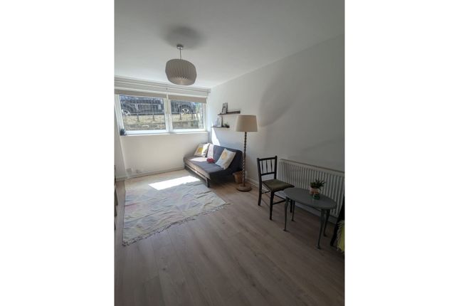 17, Laverockbank Crescent, Edinburgh photo 2
