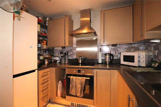 Flat 16, Regents Court,, Victoria Way, Surrey photo 2