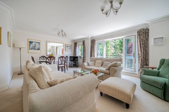Flat 6, The Lodge, 86, Packhorse Road, Gerrards Cross photo 4