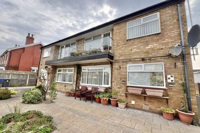 Flat for sale in Rossendale Avenue South, Thornton