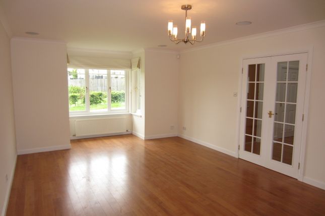 25, Woodlands Crescent, Aberdeen photo 2