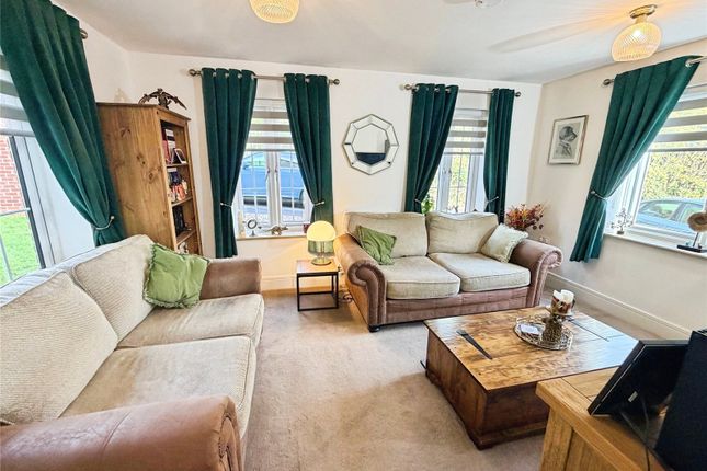 18, Greenwood View, Worksop photo 3