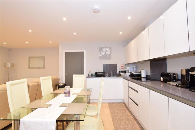 Thumbnail Flat for sale in The Mount, Brentwood, Essex