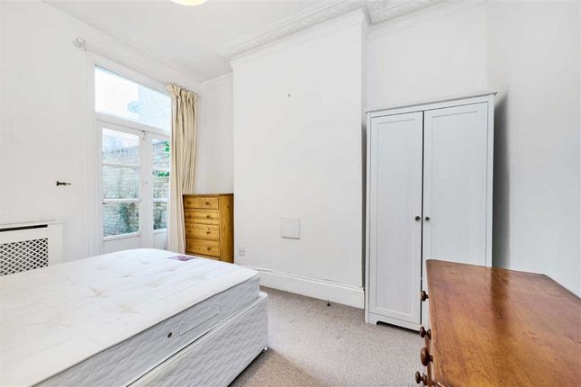 Flat for sale in Ashmere Grove, London