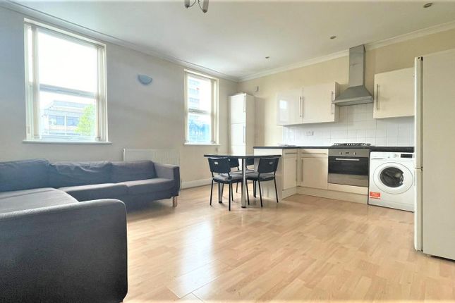 Flat 1, 204, London Road, Surrey photo 3