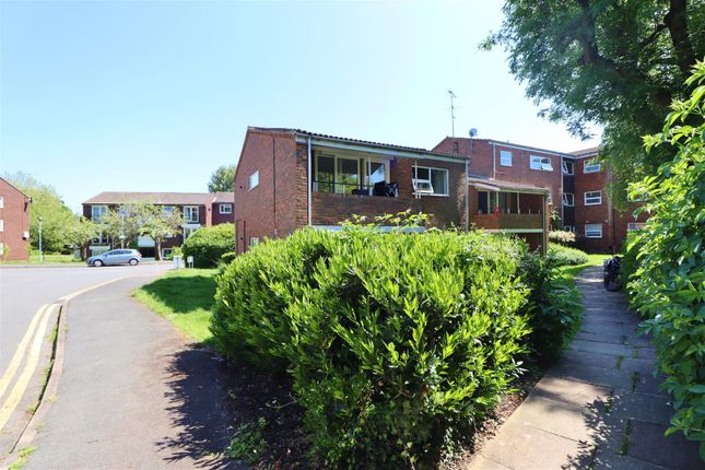 Thumbnail Flat to rent in Coningsby Court, The Dell, Radlett