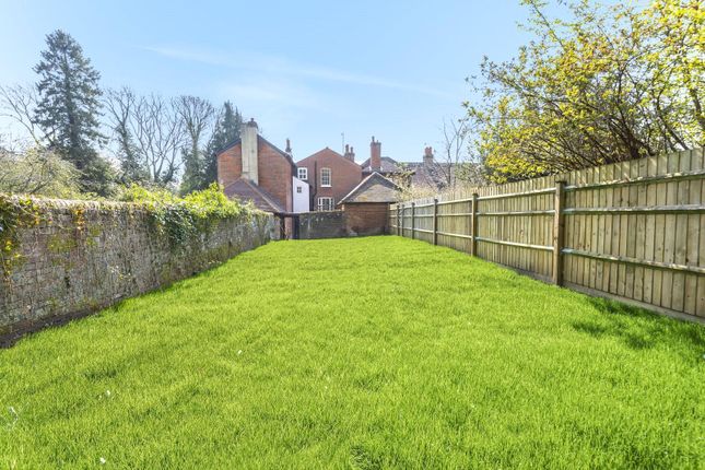9, Tannery Lane, Bramley photo 2