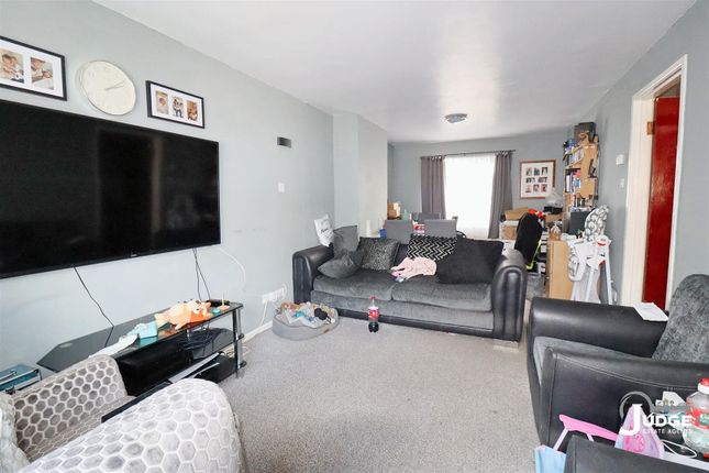 61, Pitchens Close, Leicester photo 2