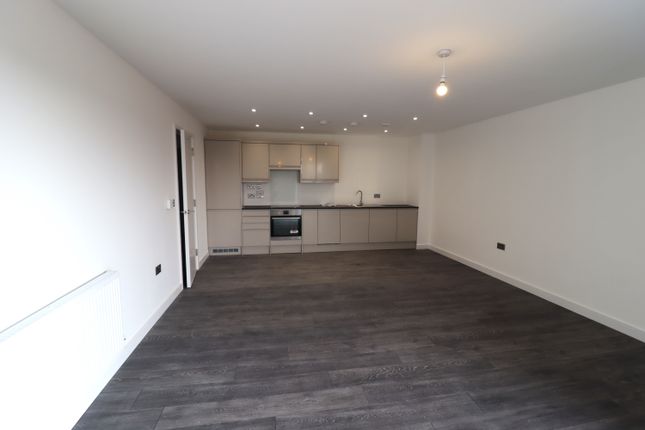 Flat to rent in Flat 3 Waterfall Cottage, Waterfall Road, Colliers Wood