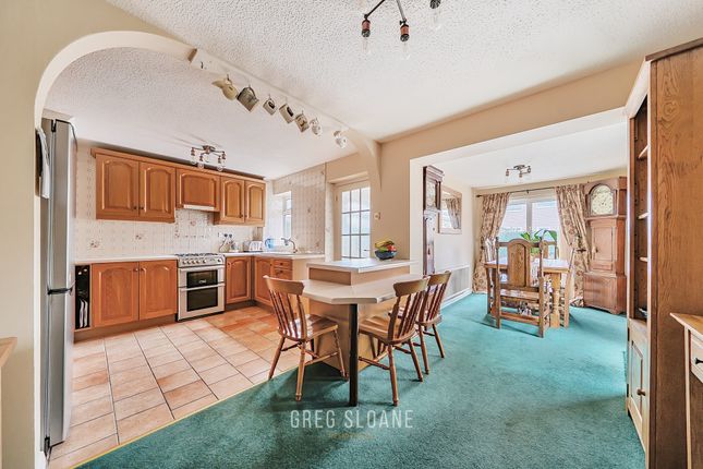 9 Kestrel Drive, Shrewsbury photo 4