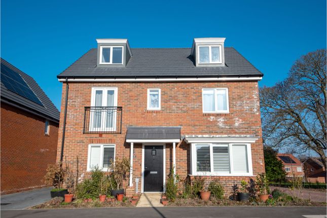 Thumbnail Detached house for sale in Donnington Grove, Bracknell