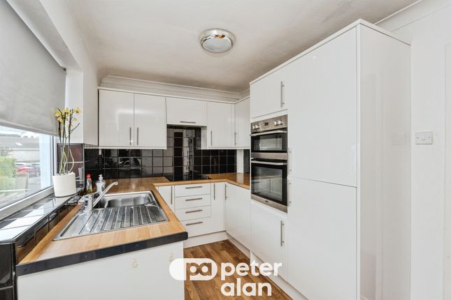 19, Stratton Way, NEATH photo 2