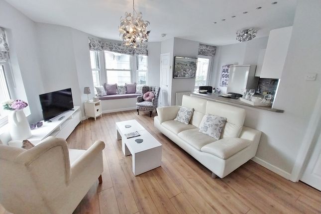 55, Esplanade Avenue, Porthcawl photo 4