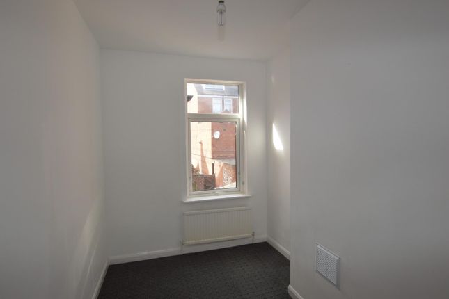 Terraced house to rent in Skipworth Street, Leicester