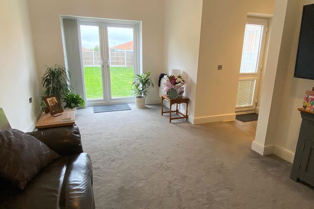 Hassell End, Chestnut Avenue, Frinton-on-Sea photo 3