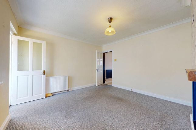 33, Yewtree Avenue, Sutton photo 4